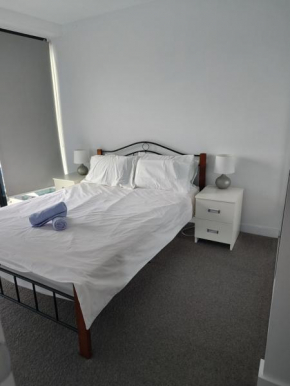 Box Hill Centre整租高层景观81m2 2房2卫一个免费停车位, Box Hill
